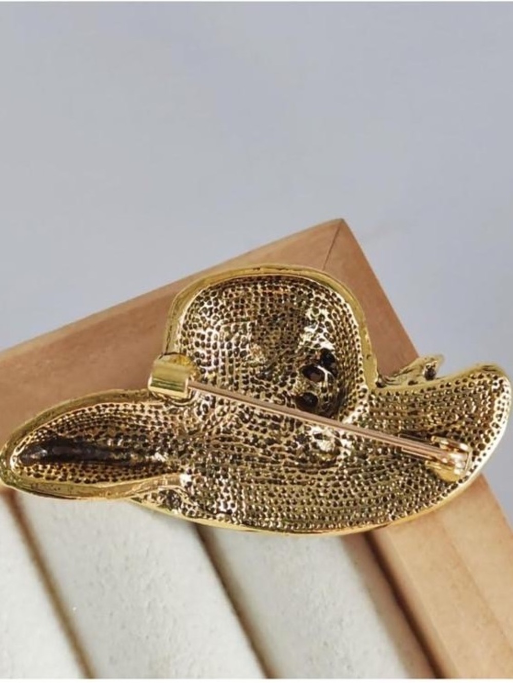 Anthropologie Multicolored Crystal Hat Brooch in Gold and Black - Picture 4 of 6